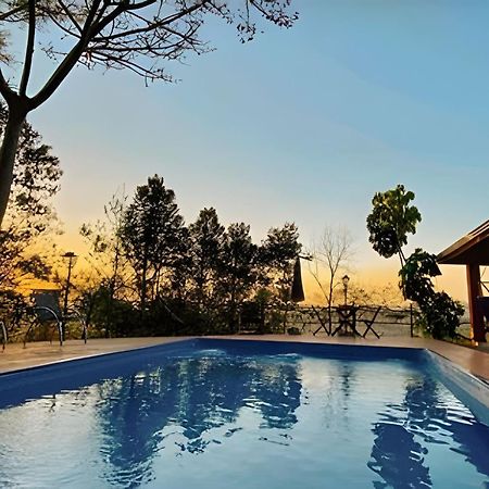 Casa De Campo Araxa Na Montanha Com Piscina ปิราคายา ภายนอก รูปภาพ