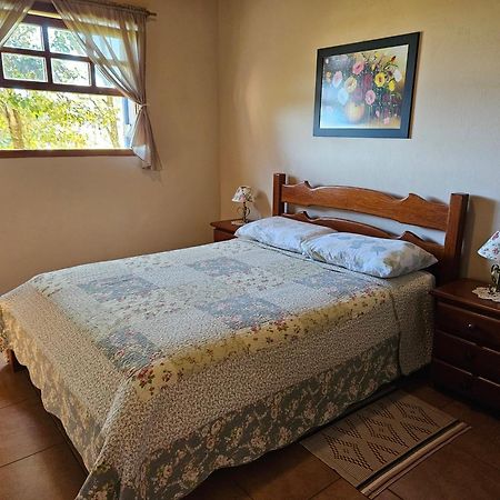 Casa De Campo Araxa Na Montanha Com Piscina ปิราคายา ภายนอก รูปภาพ