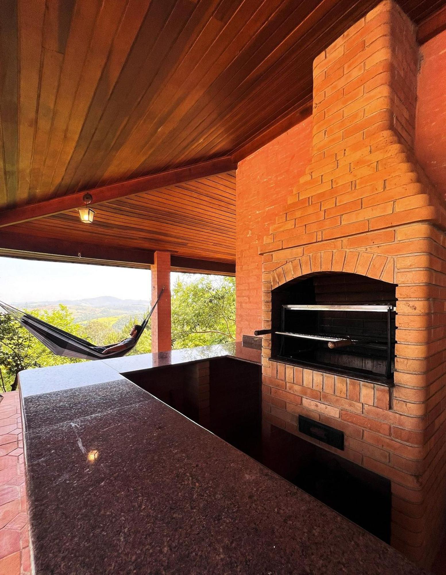 Casa De Campo Araxa Na Montanha Com Piscina ปิราคายา ภายนอก รูปภาพ